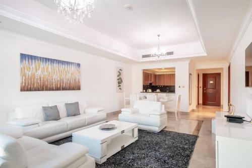 Stylish Urban Retreat 1BR Gem Fairmont Residence - 90AB2, Dubai (Foto 3)