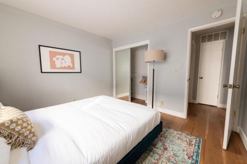 Santa Clara 2br w wd nr caltrain station SFO-1524