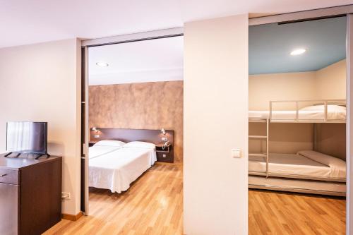 Hotel La Perla D'Olot - image 12