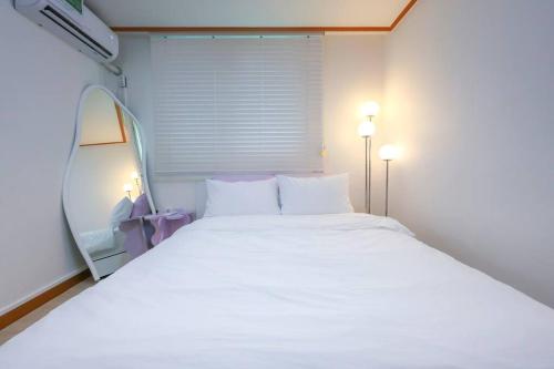 [New]Spellbinding House/ Hongik St. Exit2 10min