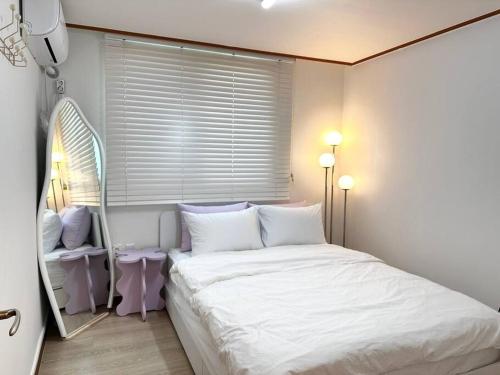 [New]Spellbinding House/ Hongik St. Exit2 10min