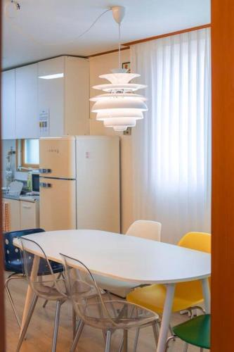 [New]Spellbinding House/ Hongik St. Exit2 10min