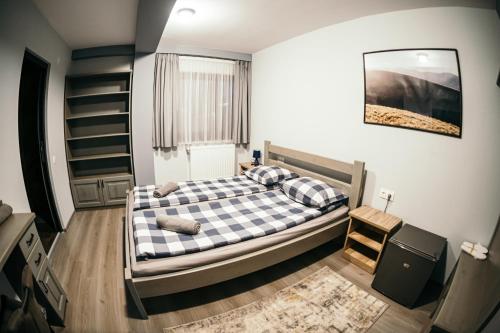 1 queen bed