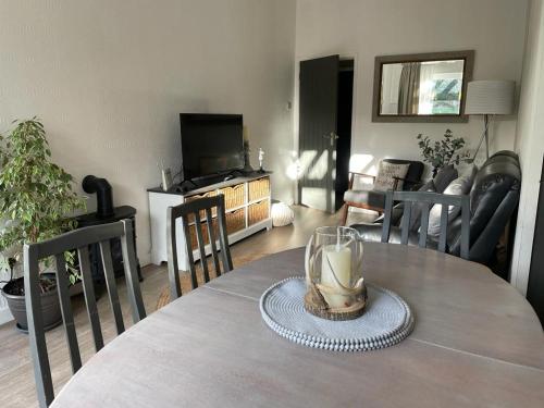 Pass the Keys The Cabin Stylish and Elegant for 4 and Furry Friends photo 4