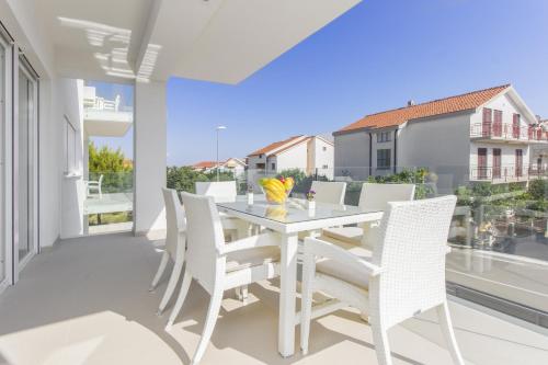 Superior Two-Bedroom Apartment with Terrace image 6