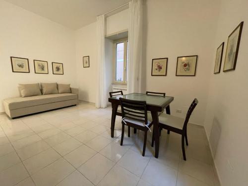  Luxury 3 bedroom property 200m from beach in 4019 Terracina