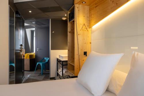 Urban Bivouac Hotel – Paris, TX