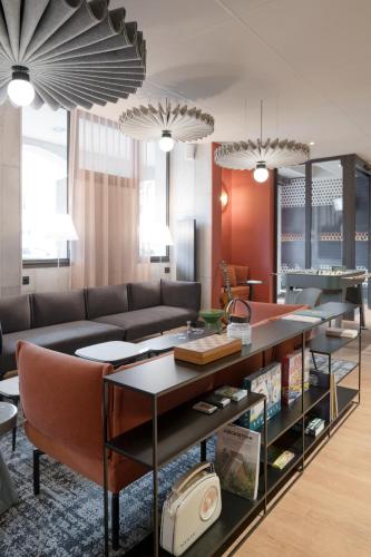 Lobby, Ibis Rueil-Malmaison Centre in Rueil-Malmaison