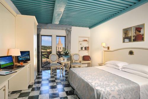 hotel photo
