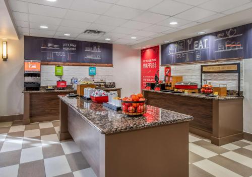 Hampton Inn & Suites Dallas-Allen, Аллен (фото 8)