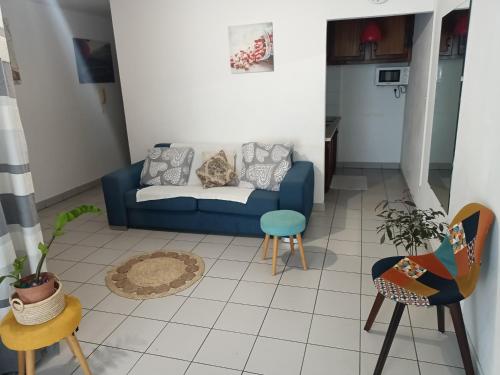 blue and yellow, appartement au calme, avec piscine, WIFI - Location saisonnière - Saint-Denis