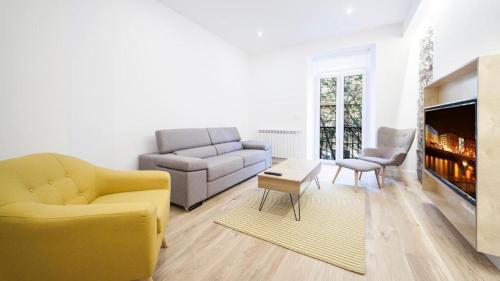 Three-Bedroom Apartment image 4