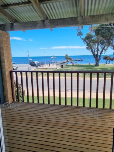 Jetty Views at Leeman