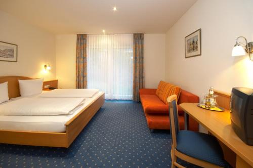 Hotel-Gasthof zur Krone - image 11