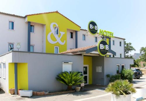 B&B HOTEL Fréjus Roquebrune-sur-Argens - Hôtel - Roquebrune-sur-Argens