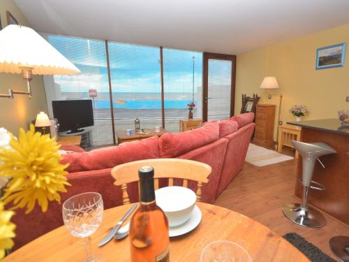 1 Bed in Westward Ho NAUTI