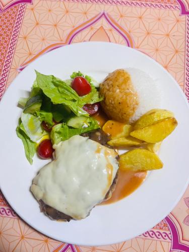 Eten en drinken, MONKHSUURI GUESTHOUSE in Kharkhorin