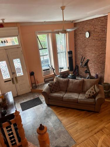 Macaw Guest House in Upper East Side