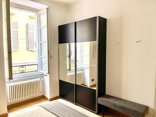 CHARMING COMO - Apartment downtown in the pedestrian area with 2 double bedrooms and 2 complete bathrooms a spacious living room and full equipped kitchen, Комо (фото 7)
