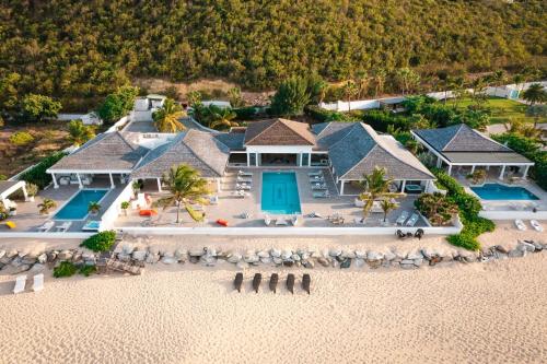 La Perla Estate - 7 BR Luxury Beachfront Villa with utmost privacy - Location, gîte - Les Terres Basses