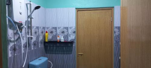Shower, Beijing View Homestay in Rantau Panjang