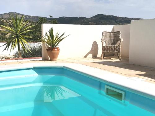 CORTIJO PENNYMARIA Poolside Apartment near Montefrio with stunning views