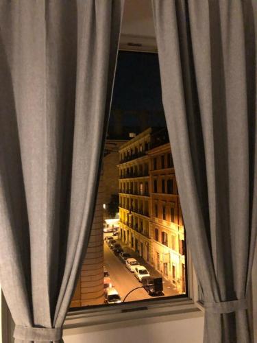 White King Rooms, Рим
