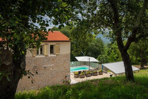 Rustic villa Casa Mavretici with pool in Motovun