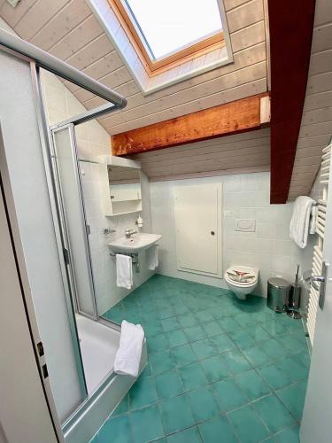 Penthouse between lake Ouchy and city center - image 7