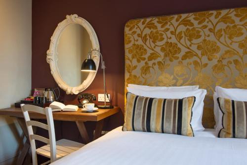 The Crown Manor House Hotel - image 9