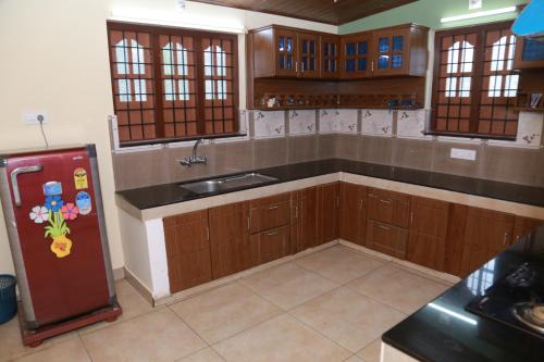 keuken, CITADEL HOLIDAY HOME in Chundale