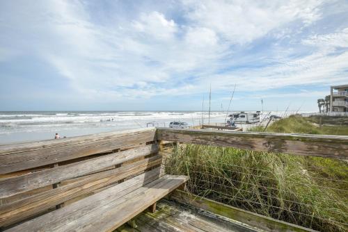New Smyrna Beach Home Less Than 1 Mi to BeachandFlagler Ave in New Smyrna Beach, USA