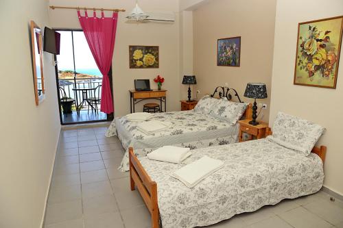  Chios Rooms MyView, Unterkunft in Karfás