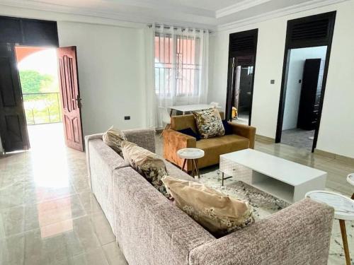 B&B Kumasi - Bright & Beautiful 2-Bed Apartment, Central Kumasi - Bed and Breakfast Kumasi