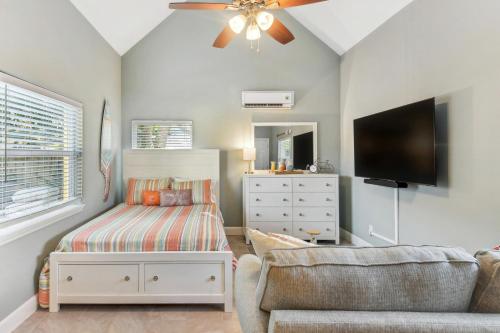 New Smyrna Beach Hideaway Less Than 1 Mi to Beach! in New Smyrna Beach, USA