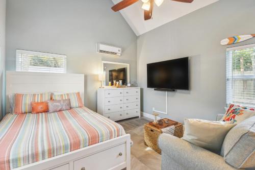 New Smyrna Beach Hideaway Less Than 1 Mi to Beach! in New Smyrna Beach, USA