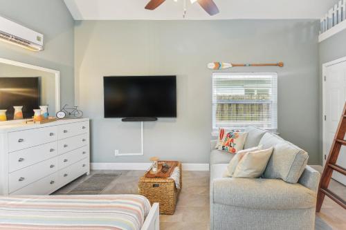 New Smyrna Beach Hideaway Less Than 1 Mi to Beach! in New Smyrna Beach, USA