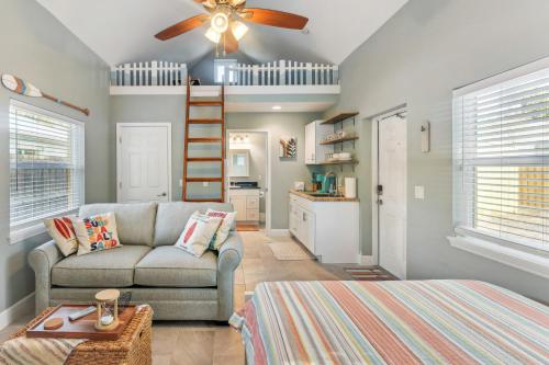New Smyrna Beach Hideaway Less Than 1 Mi to Beach! in New Smyrna Beach, USA