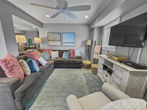 Nifty Shades Of Gray Home - image 6