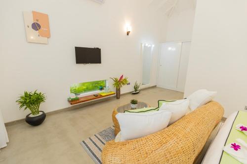 Villa with Garden View image 4