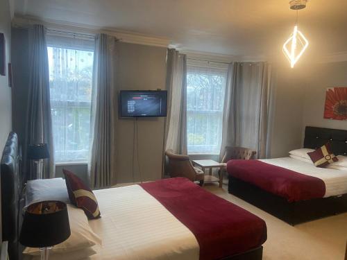 Diamonds Lodge near York Hospital - image 10