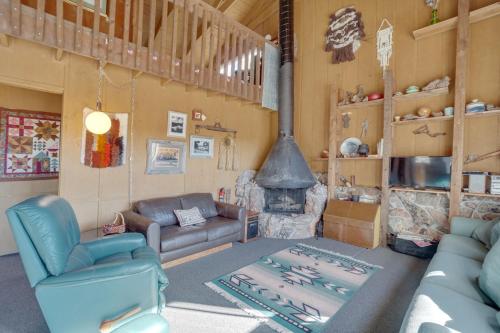Red Feather Lakes Cabin with Deck and Views! in Red Feather Lakes, USA