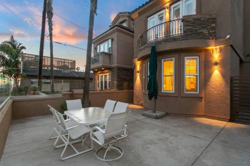 6th on the Beach HB House in Huntington Beach, USA