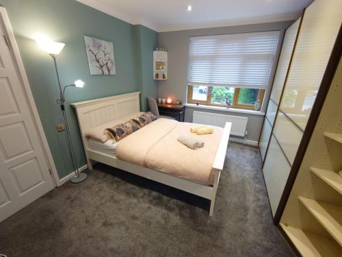 Lovely room with ensuite in a quiet house