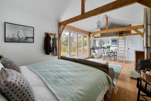 B&B Rogate - Stunning Cabin with incredible views near Goodwood - Bed and Breakfast Rogate