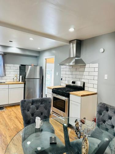 Charming historic Rosedale Park neighborhood house minutes from downtown in Detroit, USA