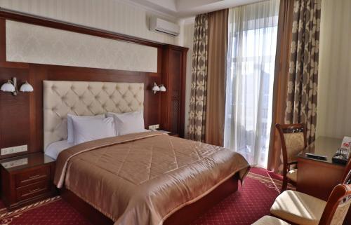 ยูไครนา โฮเทล (Ukraina Hotel) in เปเชอร์สกี