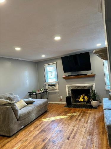Charming historic Rosedale Park neighborhood house minutes from downtown in Detroit, USA