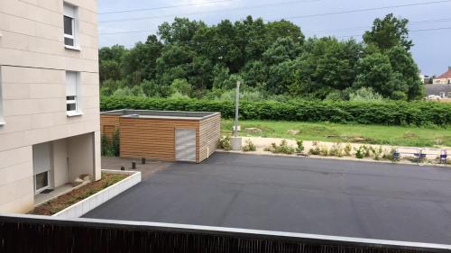 Le T2 Appartement Moderne avec Terrasse et Parking