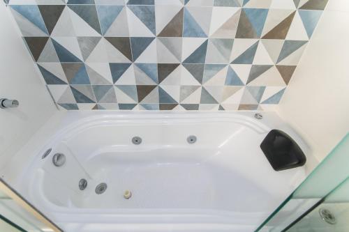 Luxury Triple Room image 5